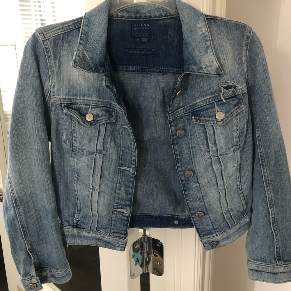 COPY - Guess Jean Jacket - couldn’t ship previously due to work hours